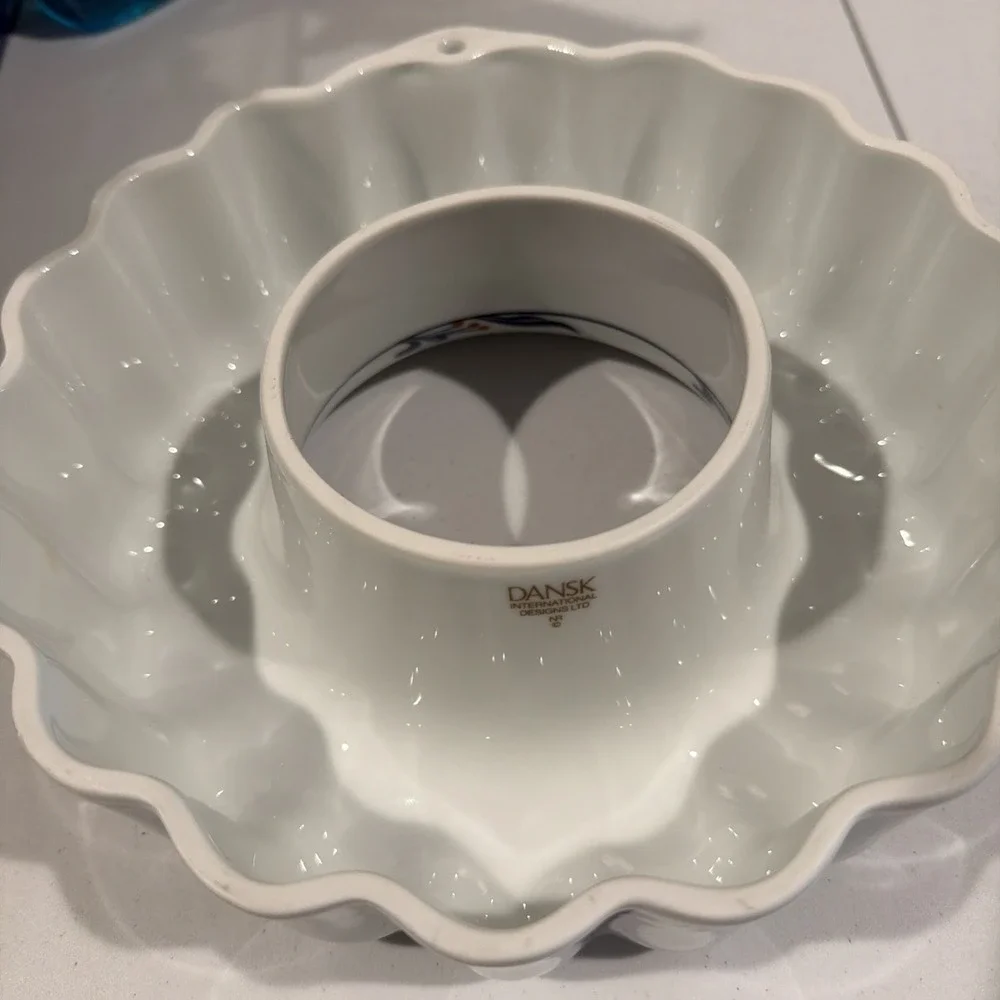 Vtg 1970s Dansk Porcelain Ring Cake‎ Mold 9.25